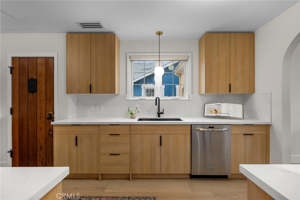 MLS #BB25270787 image #16