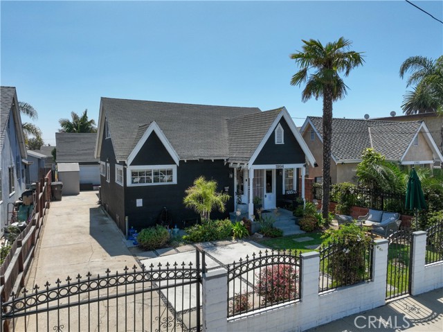 MLS #CV25057028 image #0