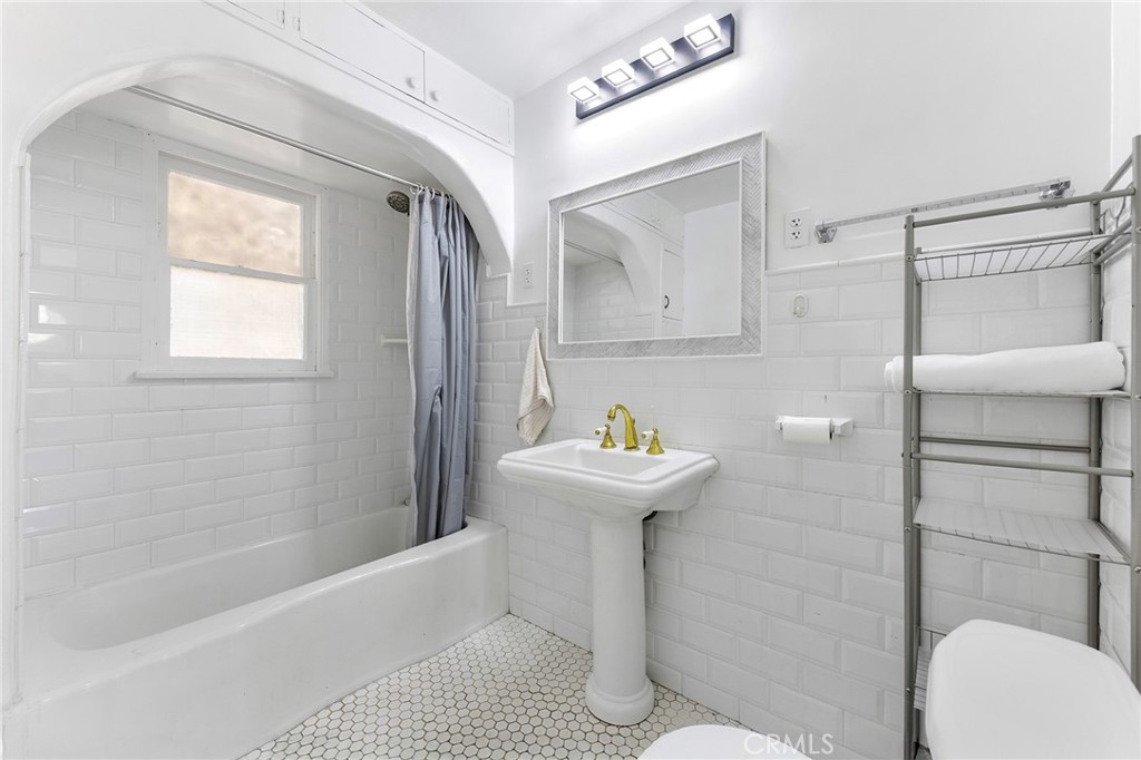 MLS #CV25067817 image #11