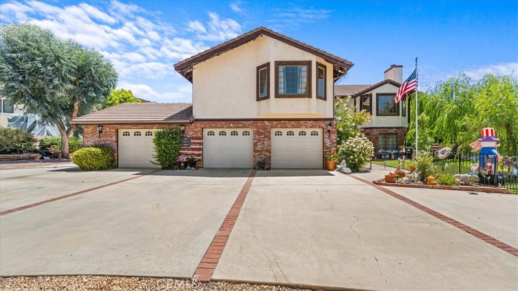 MLS #CV25112711 image #1