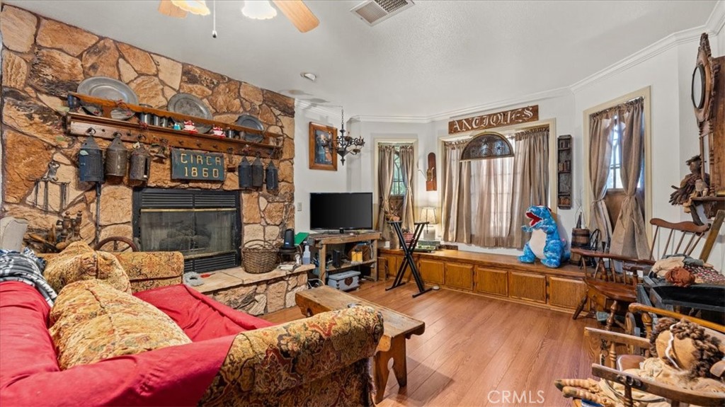 MLS #CV25112711 image #3