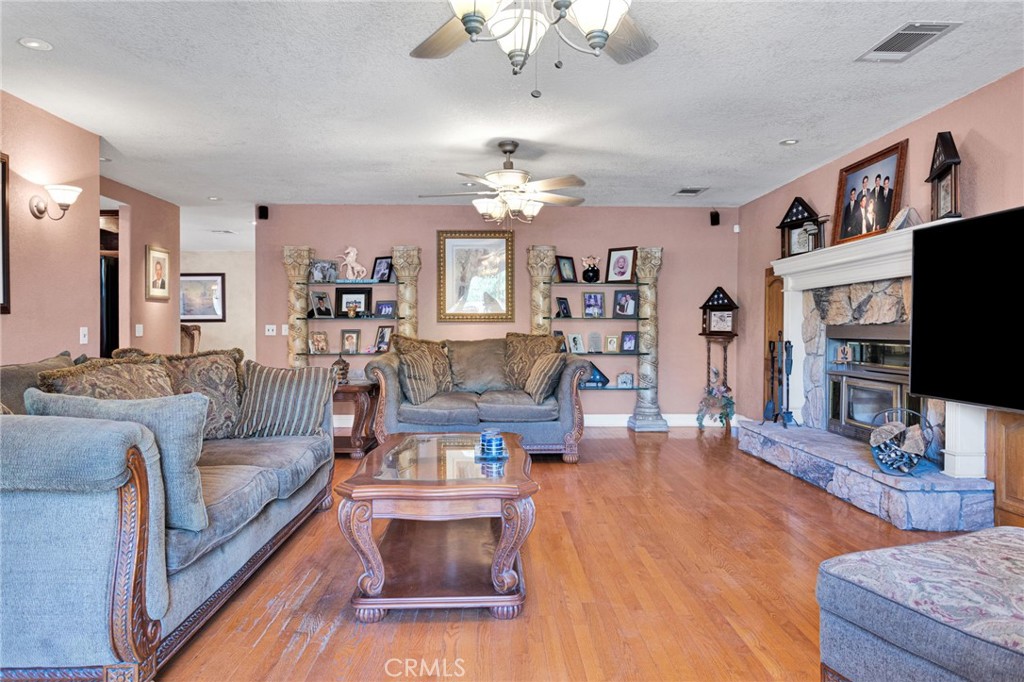 MLS #CV25115494 image #16