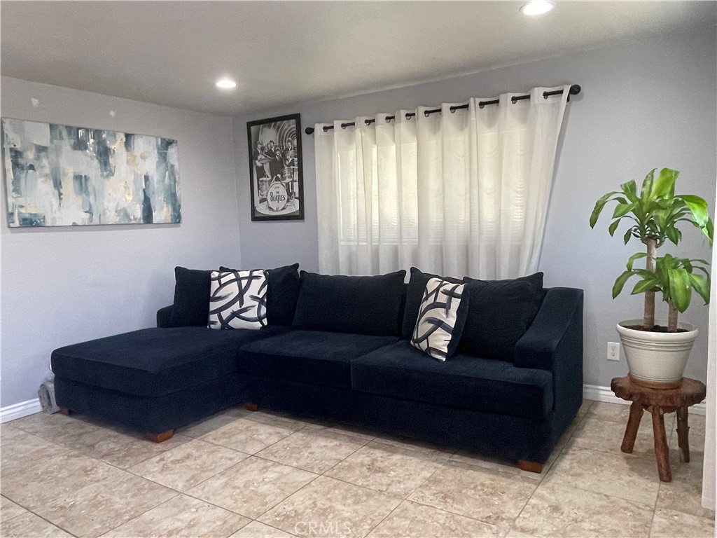 MLS #CV25179141 image #1