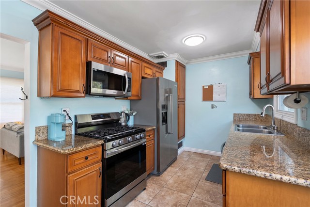 MLS #CV25181025 image #11