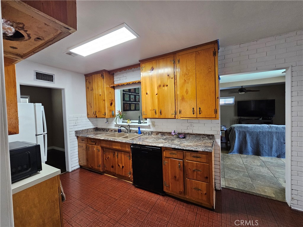 MLS #CV25181193 image #10