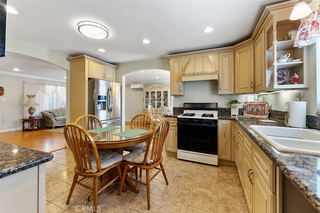 MLS #CV25185001 image #8