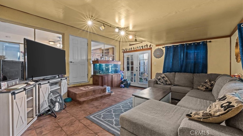 MLS #CV25193167 image #2