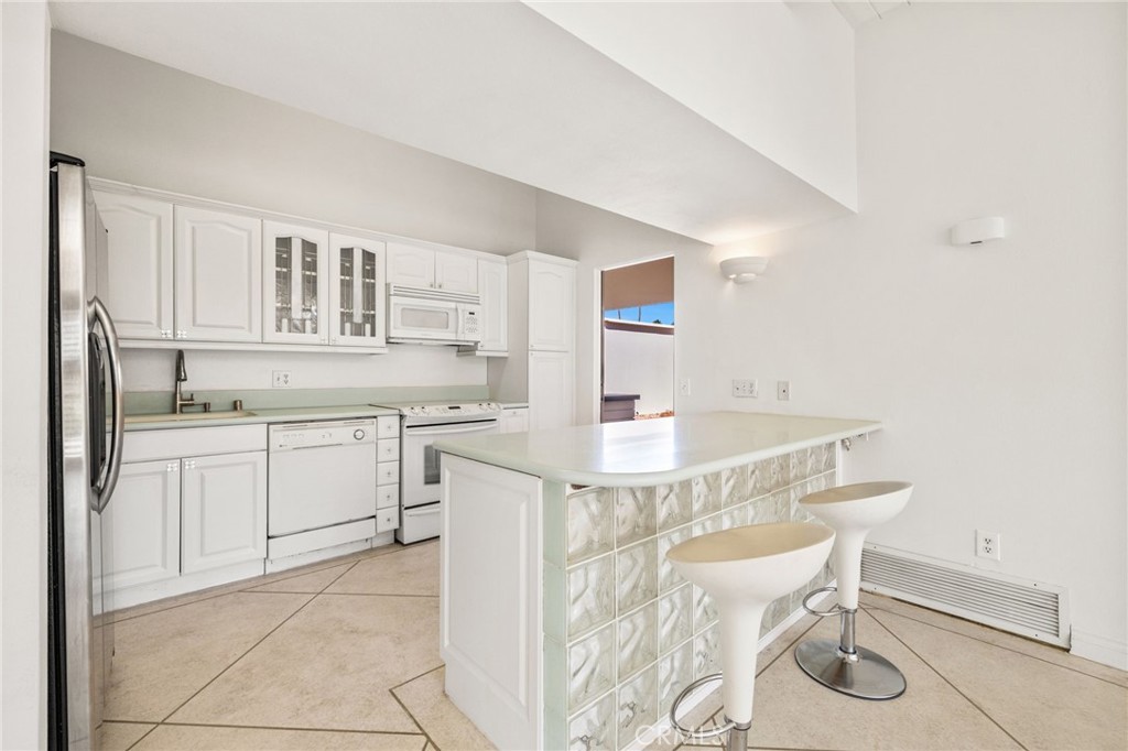 MLS #CV25197171 image #2