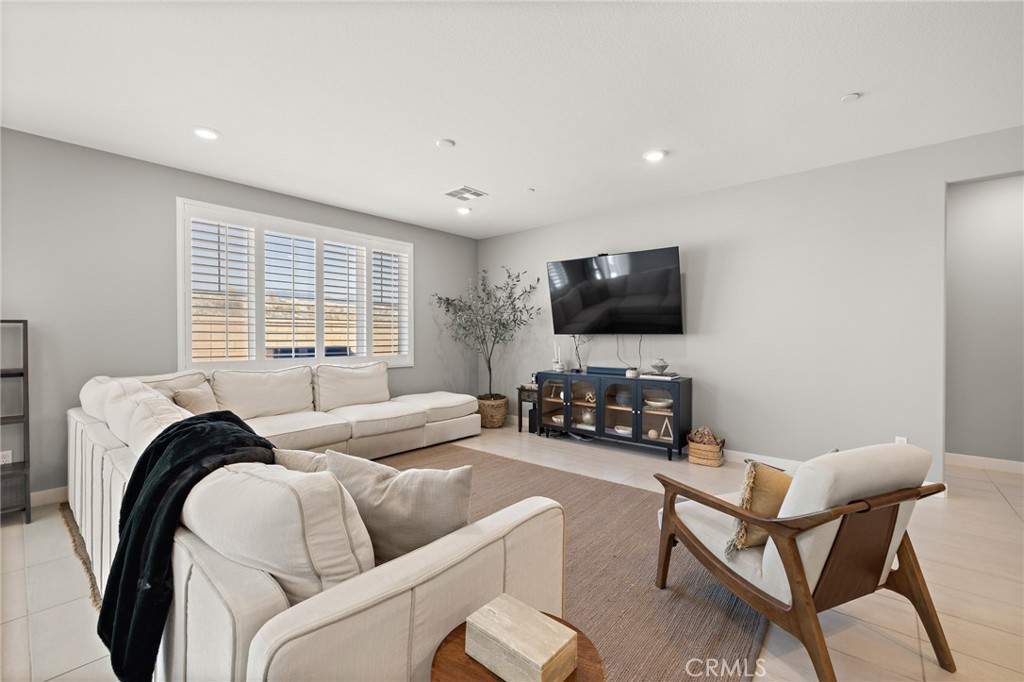 MLS #CV25215312 image #8