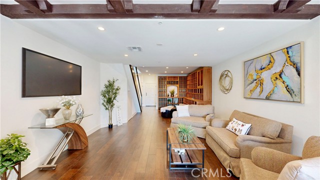 MLS #CV25215587 image #4