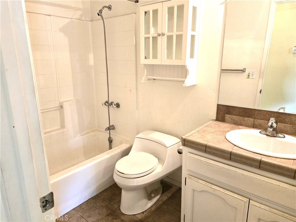 MLS #CV25219118 image #12