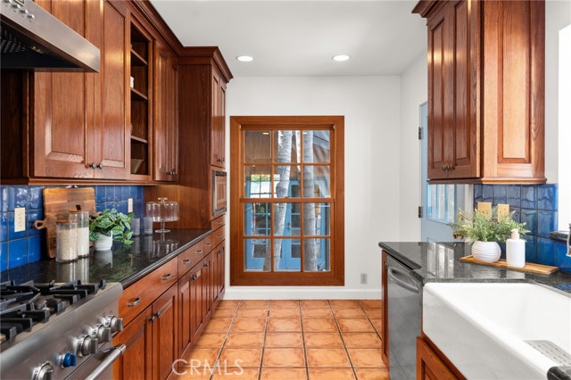 MLS #CV25222628 image #8