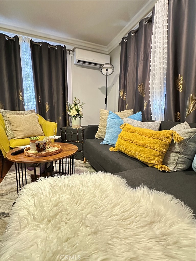 MLS #CV25222681 image #1