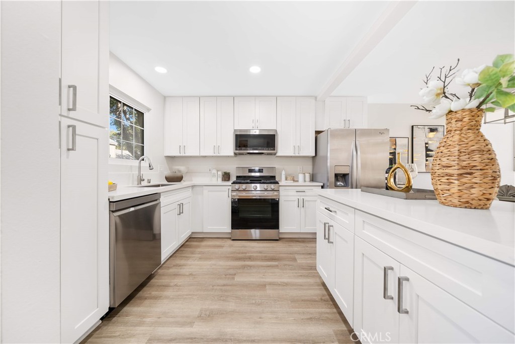 MLS #CV25223026 image #1