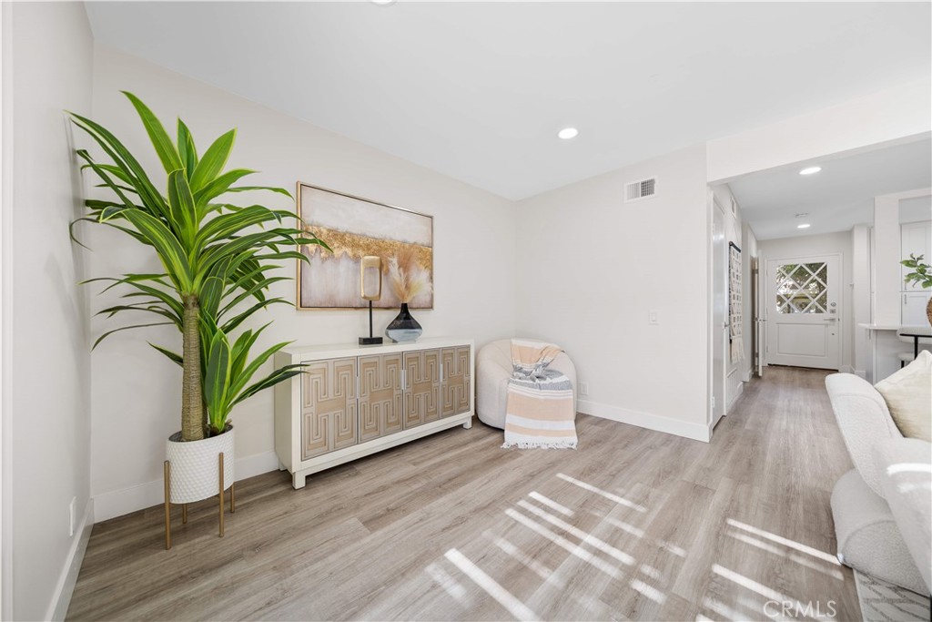 MLS #CV25223026 image #11