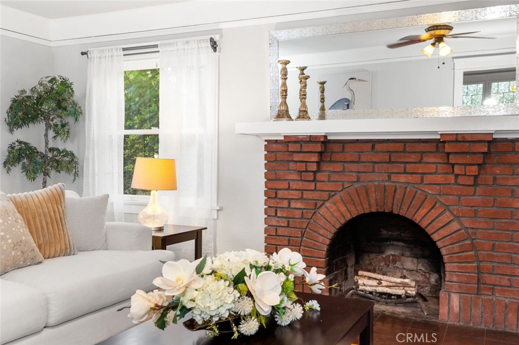 MLS #CV25225443 image #5