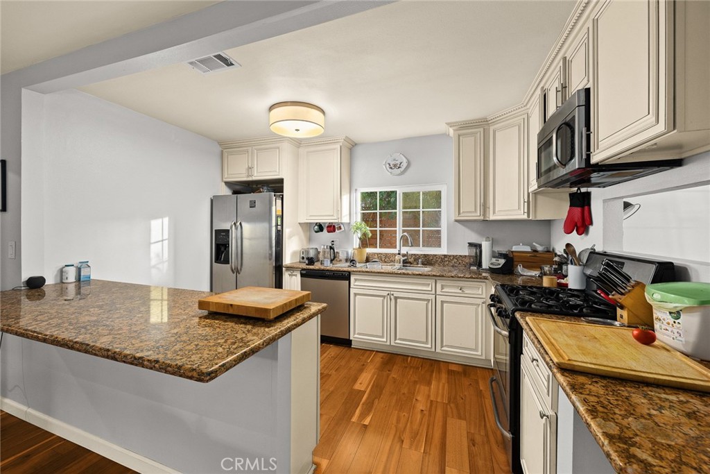 MLS #CV25229944 image #16