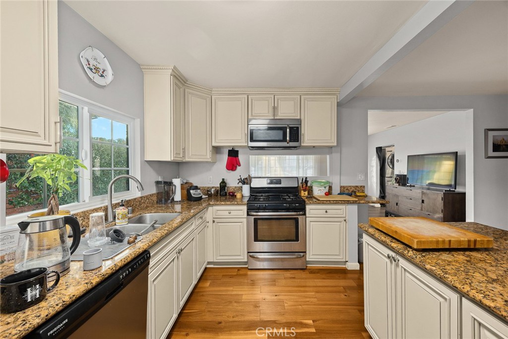 MLS #CV25229944 image #17