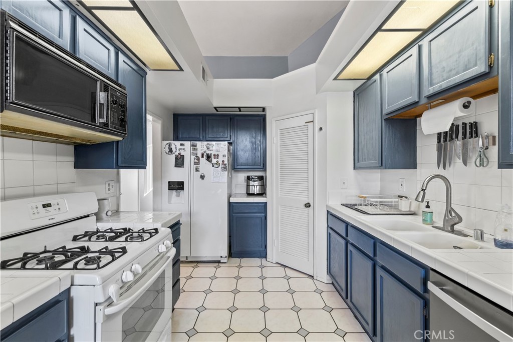 MLS #CV25234303 image #9