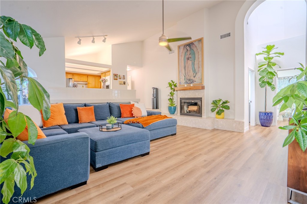 MLS #CV25235312 image #14