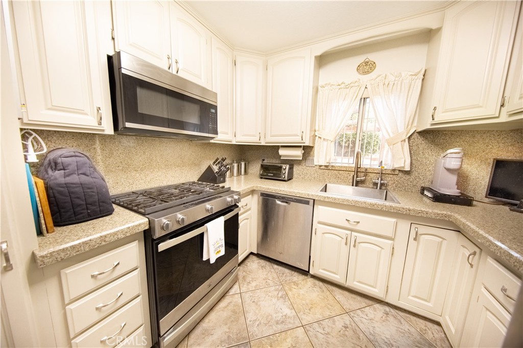 MLS #CV25239047 image #12