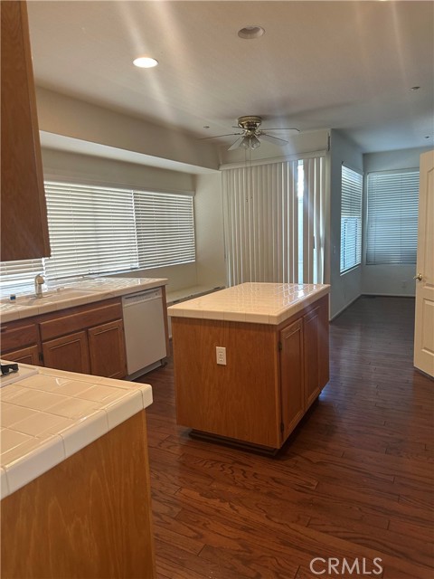 MLS #CV25240390 image #10