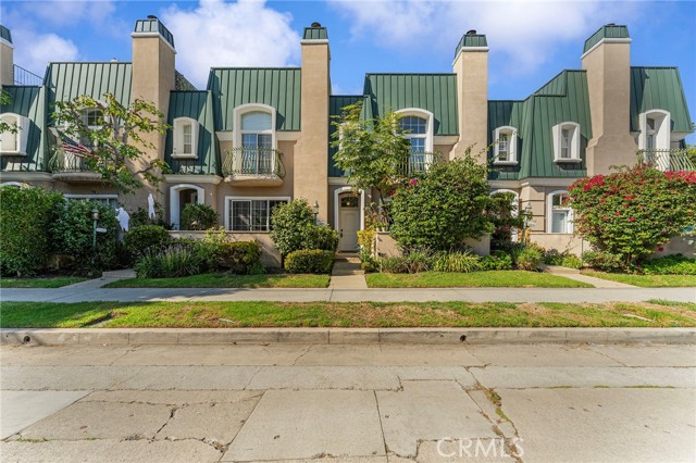 MLS #CV25245537 image #0