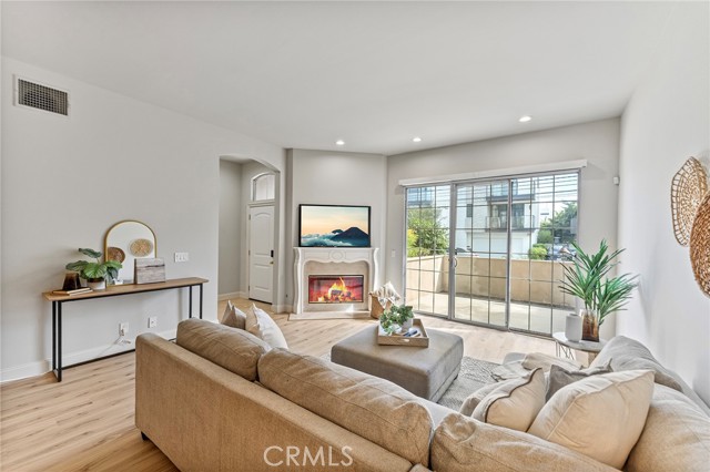 MLS #CV25245537 image #11