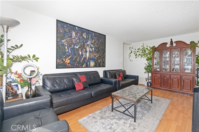 MLS #CV25245910 image #3