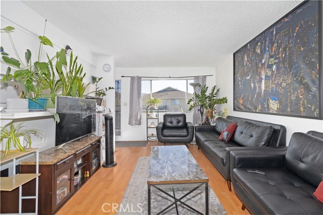 MLS #CV25245910 image #4