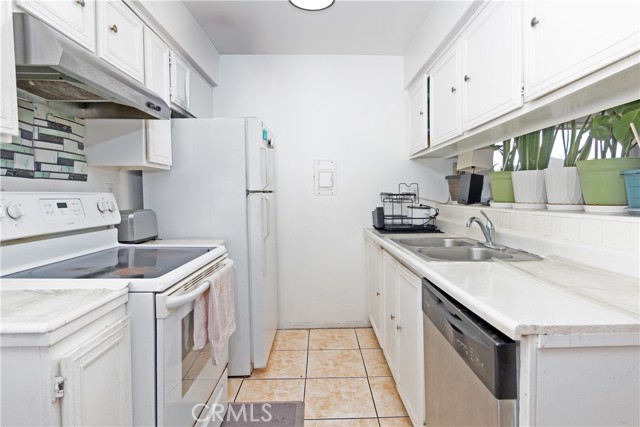 MLS #CV25245910 image #8