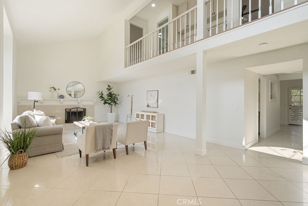 MLS #CV25245981 image #1