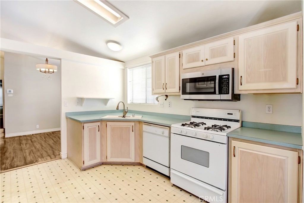 MLS #CV25245985 image #5