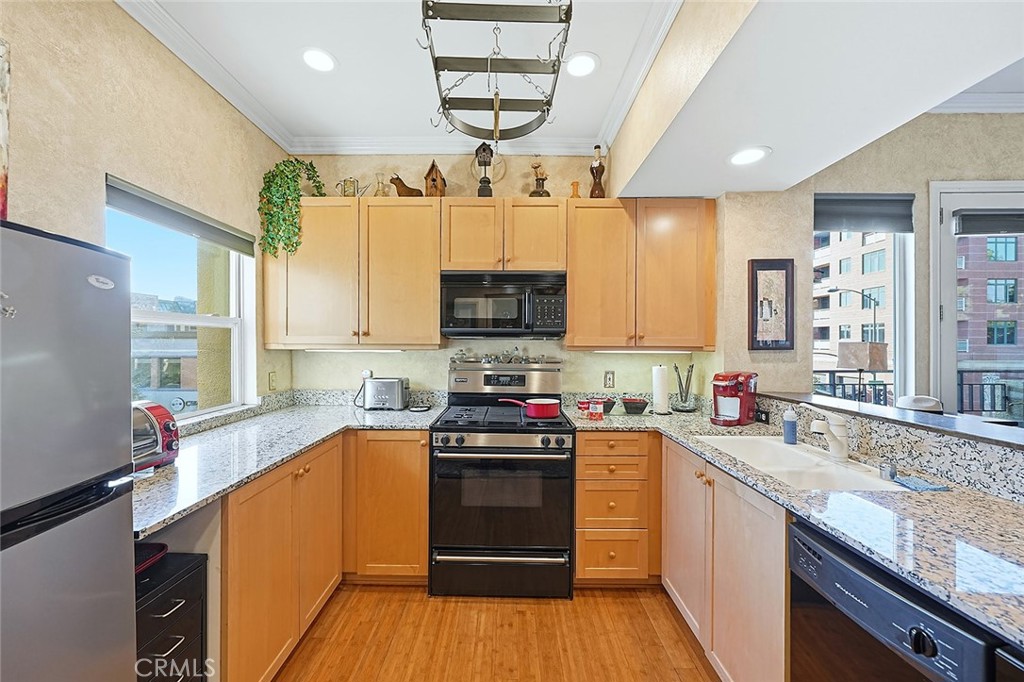 MLS #CV25247509 image #9