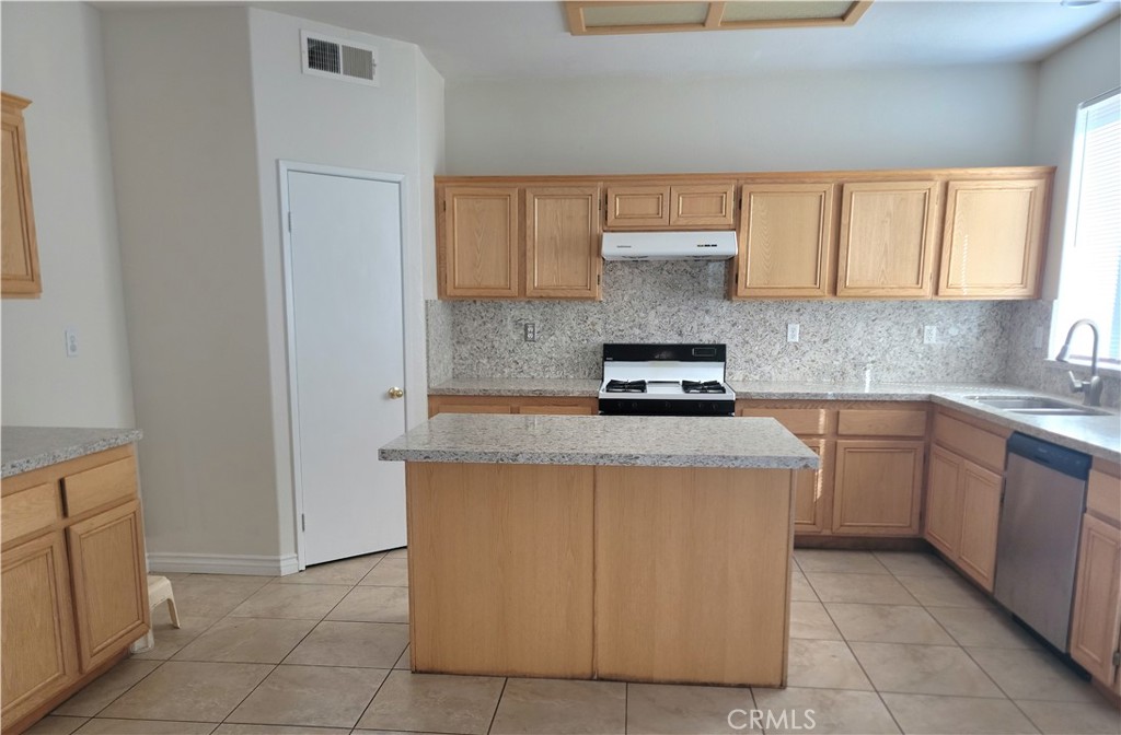 MLS #CV25247534 image #1