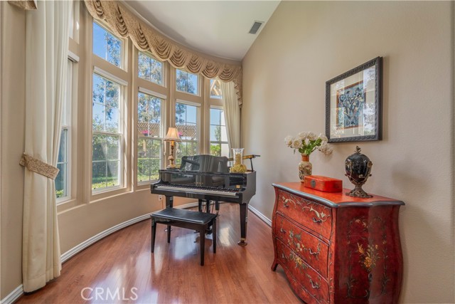 MLS #CV25248243 image #8