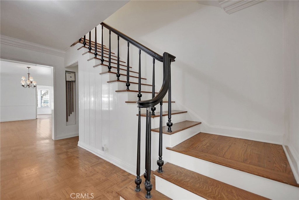 MLS #CV25248373 image #11