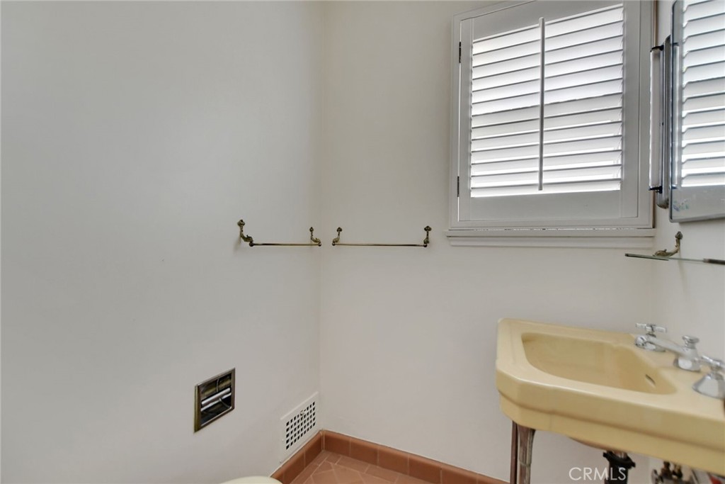 MLS #CV25248373 image #30