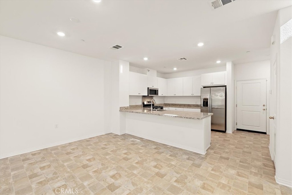 MLS #CV25251018 image #3