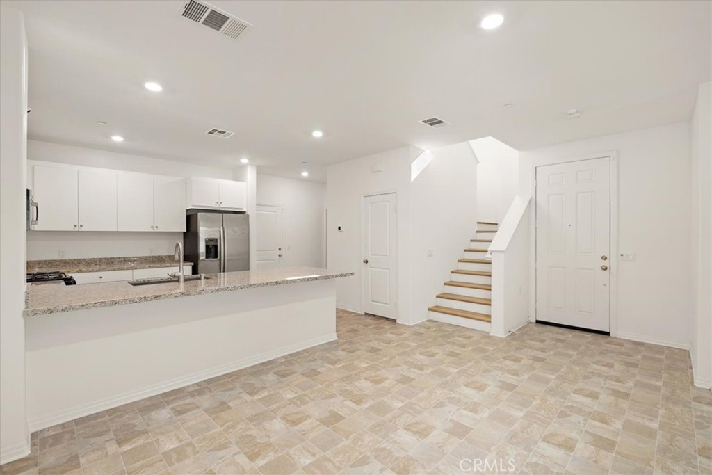 MLS #CV25251018 image #4