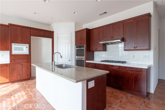 MLS #CV25251024 image #16