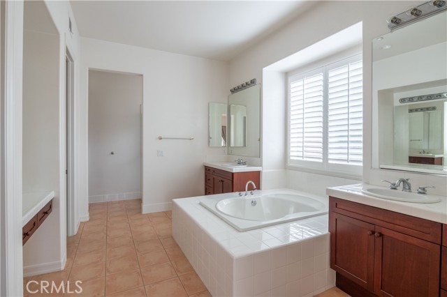 MLS #CV25251024 image #22