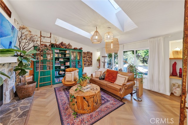 MLS #CV25258500 image #9