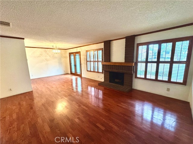 MLS #CV25261523 image #4