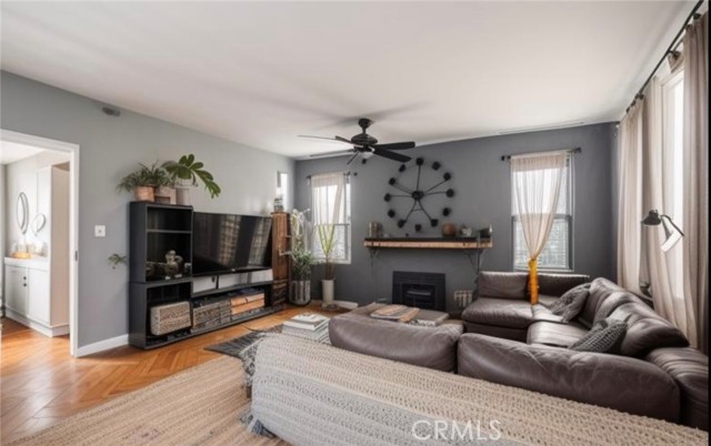 MLS #CV25262587 image #2