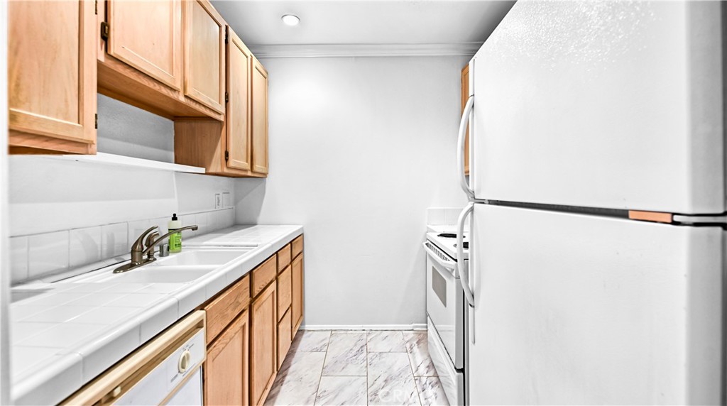 MLS #CV25268331 image #10