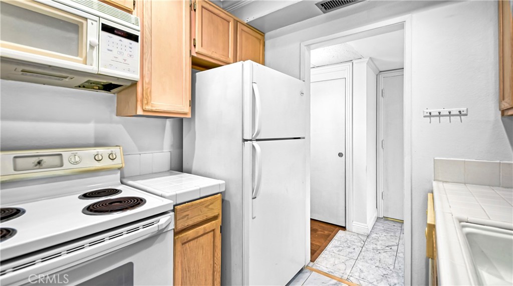 MLS #CV25268331 image #11