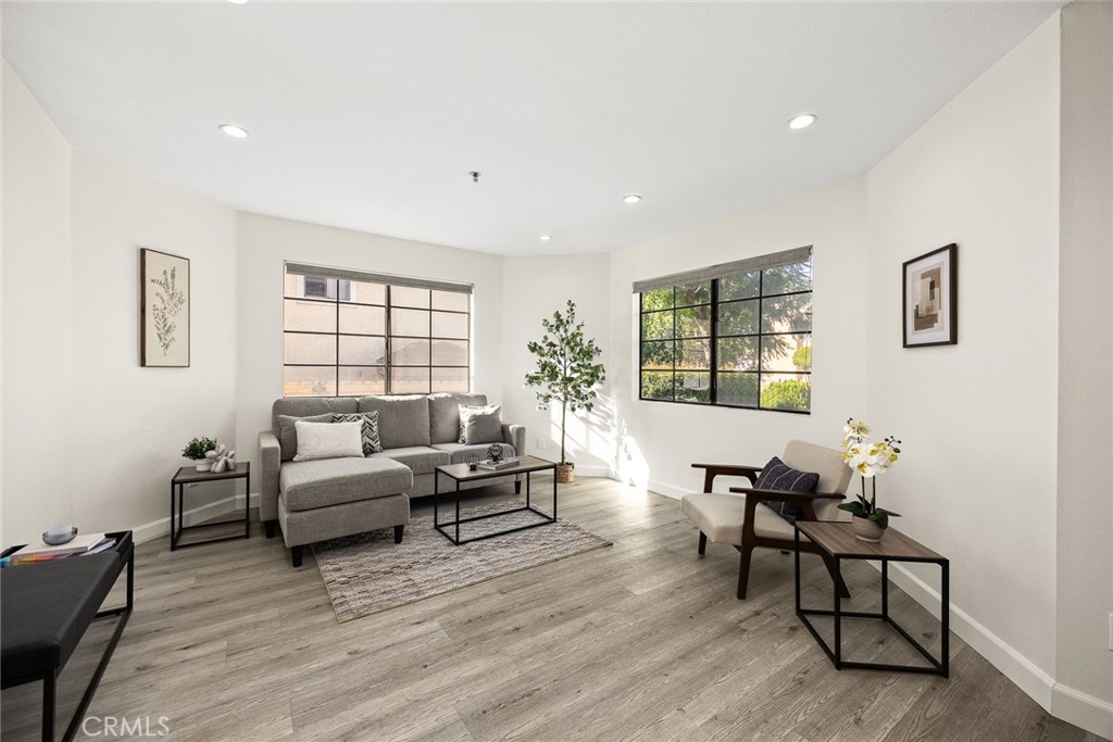 MLS #CV25270702 image #2