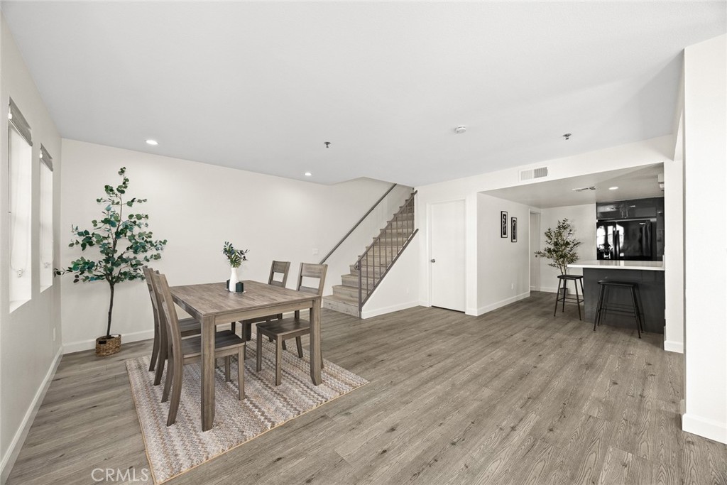 MLS #CV25270702 image #5