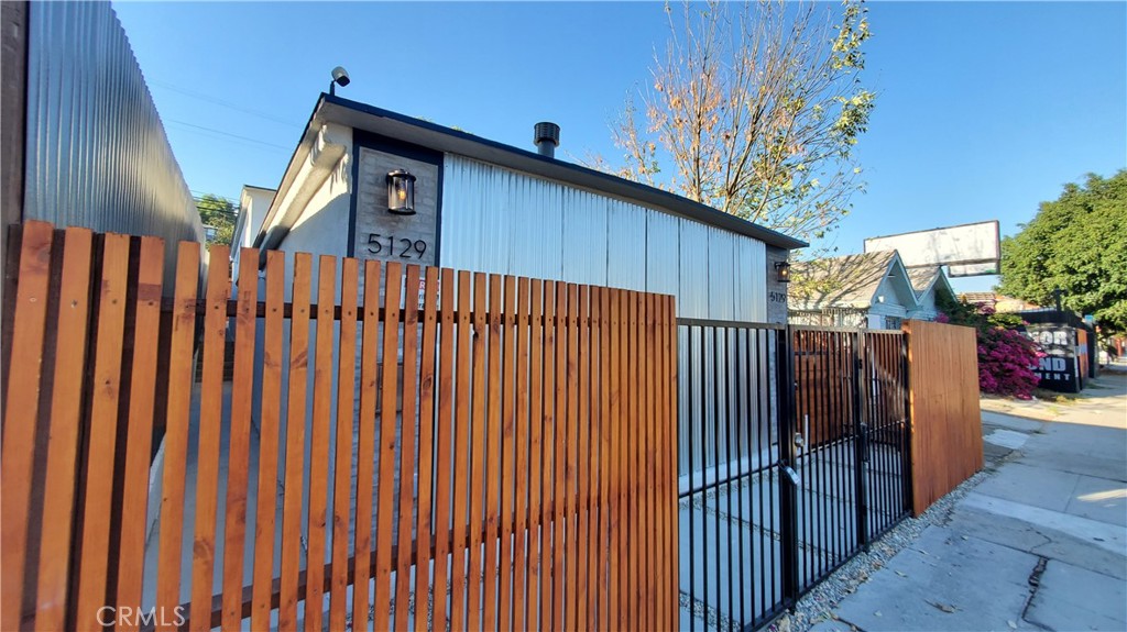 MLS #CV25271626 image #1